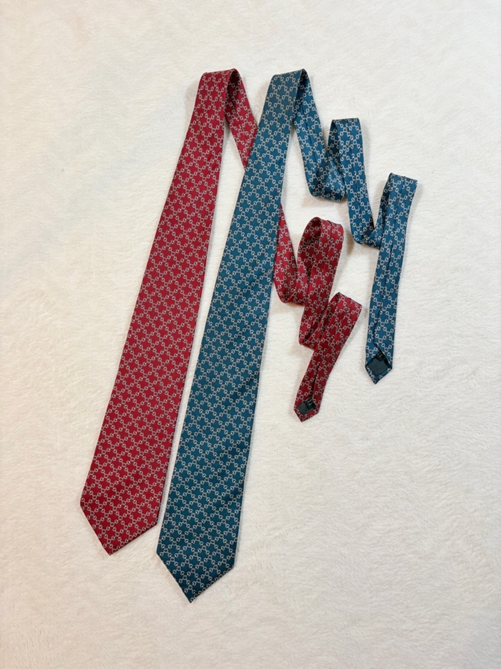 Bert Pulitzer Men's Geometric Horsebit Red & Blue 100% Silk Woven Tie Set